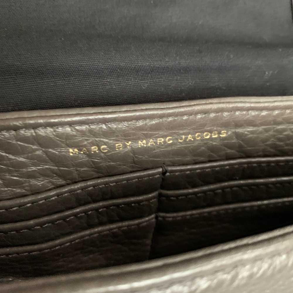 MARC BY MARC JACOBS Like New Classic Karlie Q Crossbody Bag - Picture 6 of 15